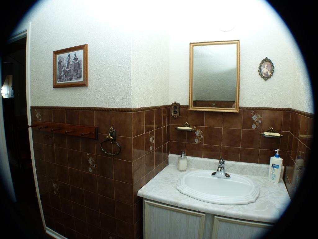 Doctor'S House B & B Tara Quarto foto