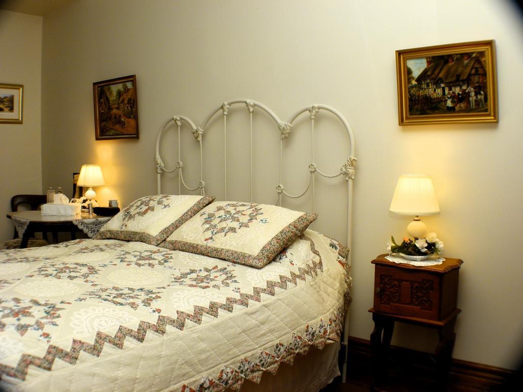 Doctor'S House B & B Tara Quarto foto