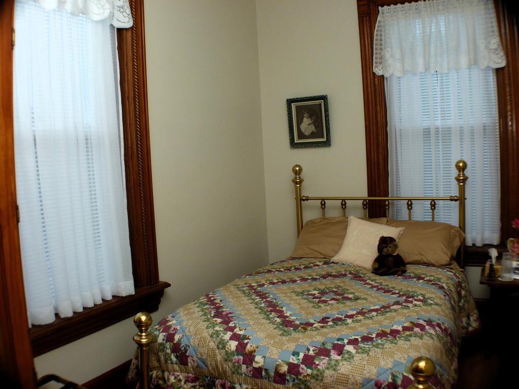 Doctor'S House B & B Tara Quarto foto